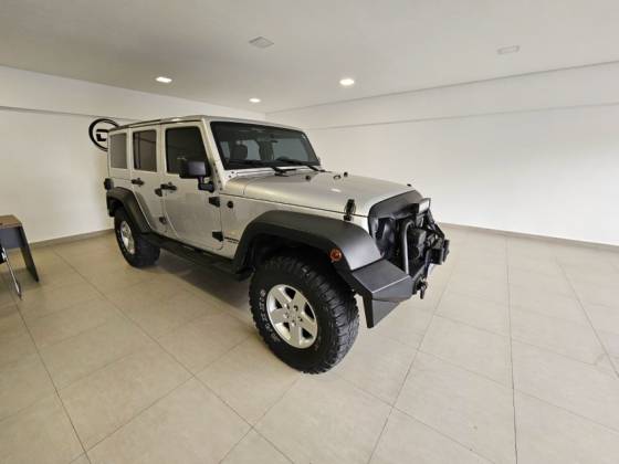 JEEP WRANGLER 3.8 UNLIMITED SAHARA 4X4 V6 12V GASOLINA 4P AUTOMÁTICO